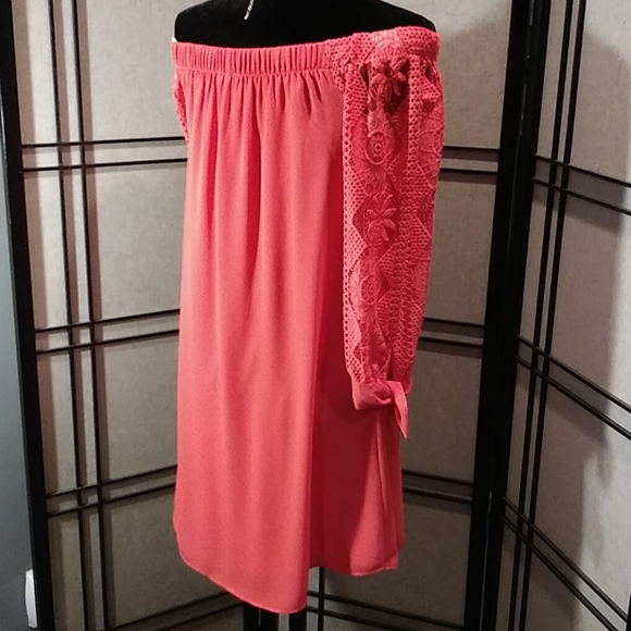 Off the shoulder swing dress with neck piece!! - Picture 4 of 10